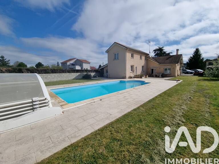 Vente Maison/villa 9 pièces — photo 1