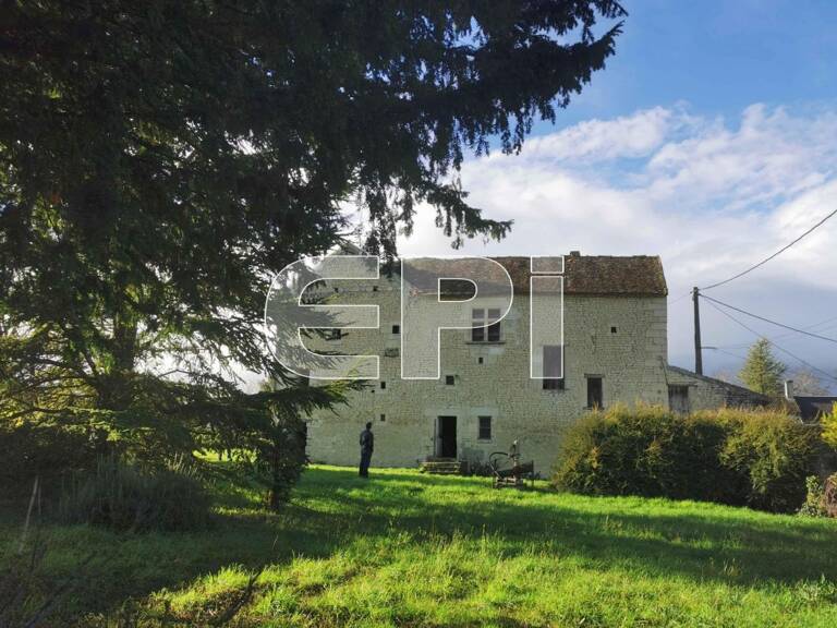 Réf 8162. Saint-Christophe. Manoir médiéval, pierre et tuffea — photo 1