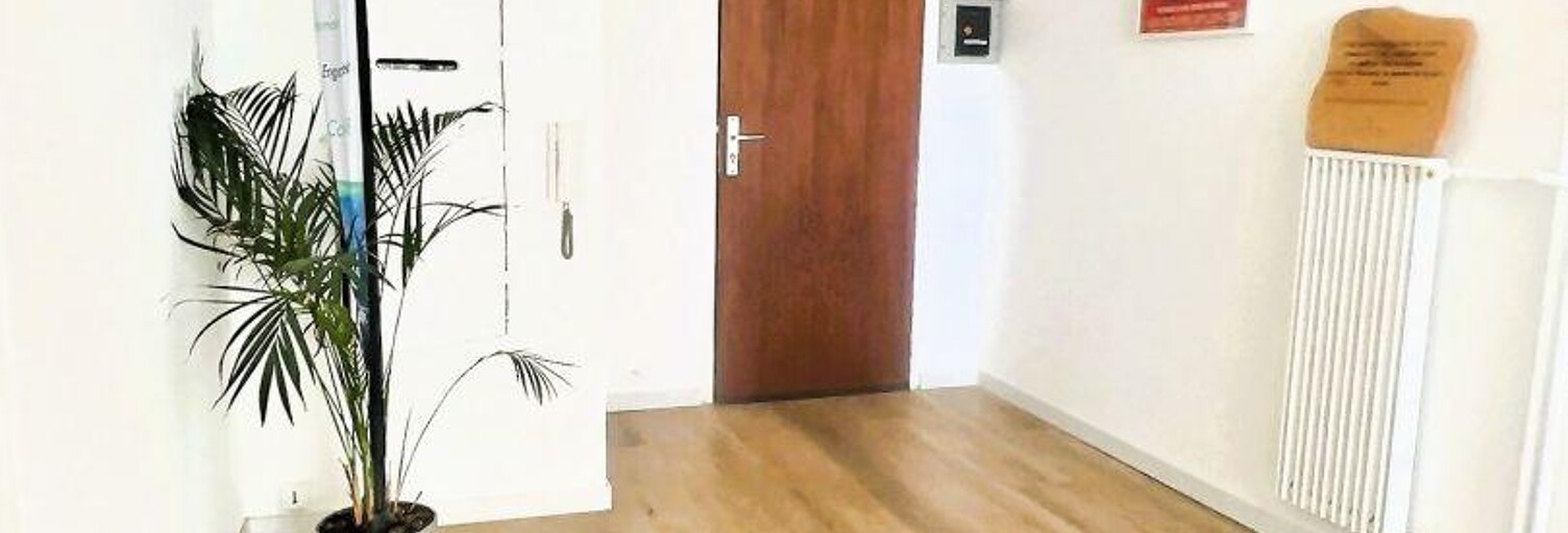 Bureau  58 m² à louer à Toulon (83000)