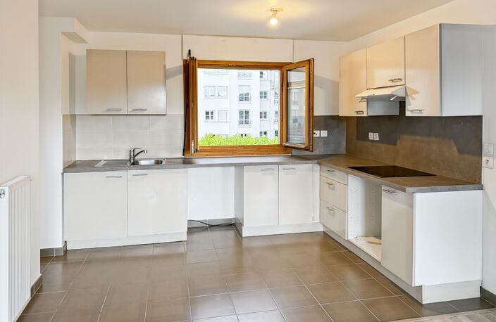 Montreuil Bas-Montreuil – T3 traversant lumineux avec balcon – Parking en option — photo 4