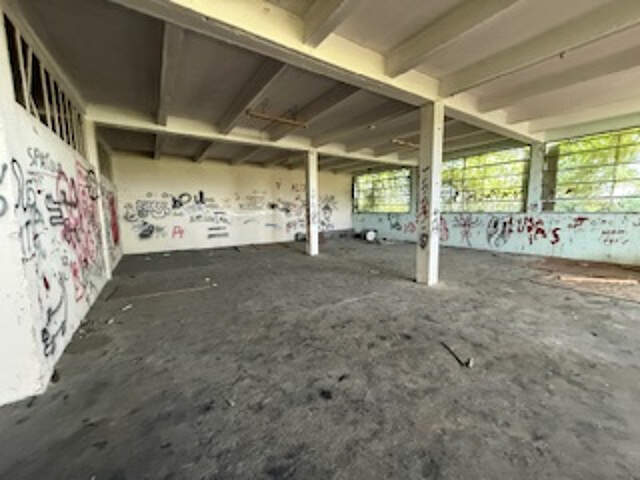 APPARTEMENT PLATEAU A AMENAGER T5 EN RDC — photo du bien