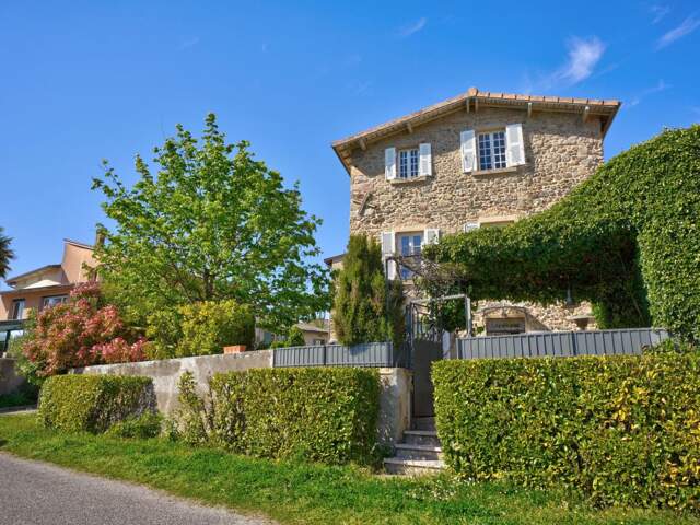 Propriété de caractère à Condrieu, en bord de Rhône — photo du bien