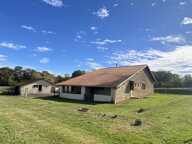 Maison À Vendre sur 2 hectares et dépendance — photo 2