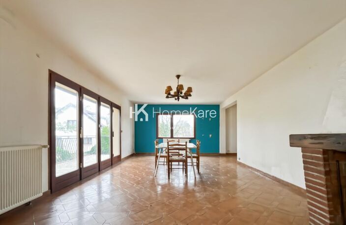 MAISON QUI OFFRE UN BEAU POTENTIEL ! — photo 2