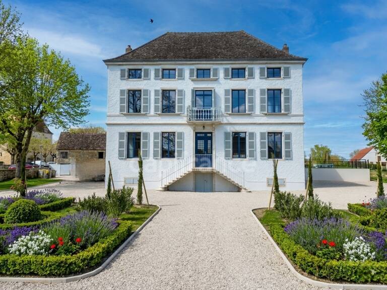 Propriété à vendre composée d'une demeure de Maitre et une deuxième maison avec piscine et jardin — photo 1
