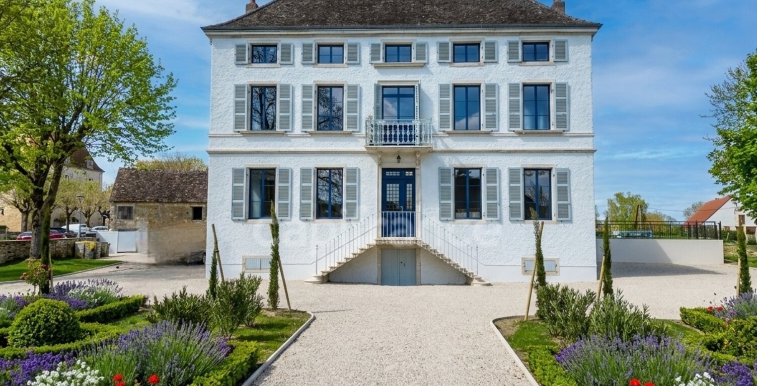 Propriété à vendre composée d'une demeure de Maitre et une deuxième maison avec piscine et jardin — photo 1