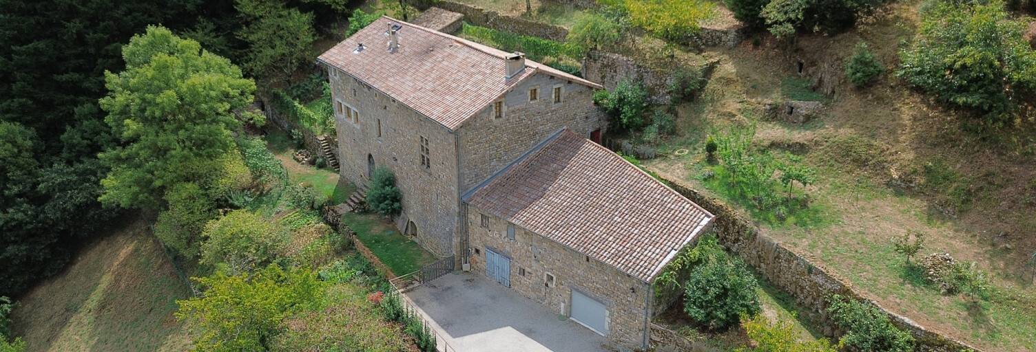 Maison 10 Pièces 285 m² à vendre à Saint-Sauveur-de-Montagut (07190)