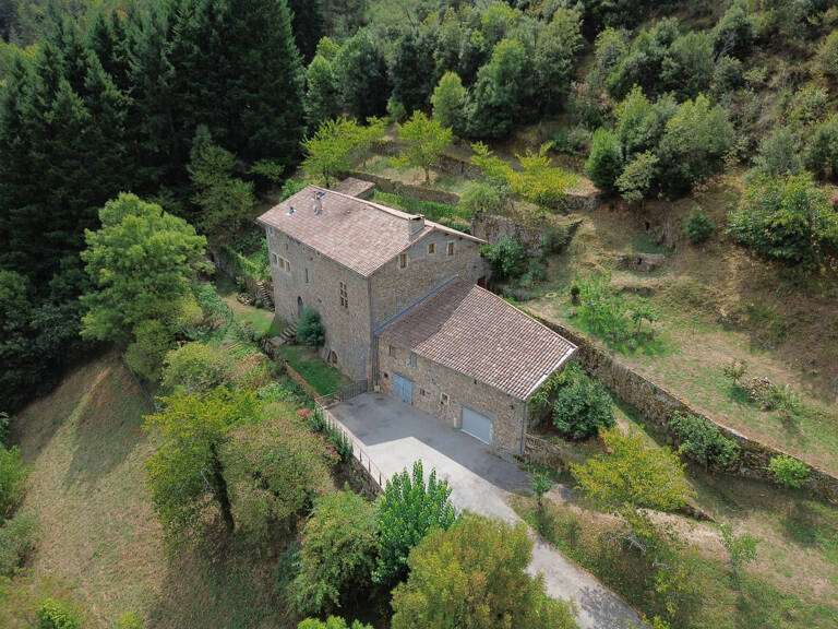 Demeure prestigieuse du XIV siècle au coeur de la belle vallée de l’Eyrieux en Ardèche, , située à 45mn de Valence (Drome) -285m² habitable sur 2ha de terrain — photo 1