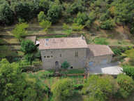 Demeure prestigieuse du XIV siècle au coeur de la belle vallée de l’Eyrieux en Ardèche, , située à 45mn de Valence (Drome) -285m² habitable sur 2ha de terrain — photo 3
