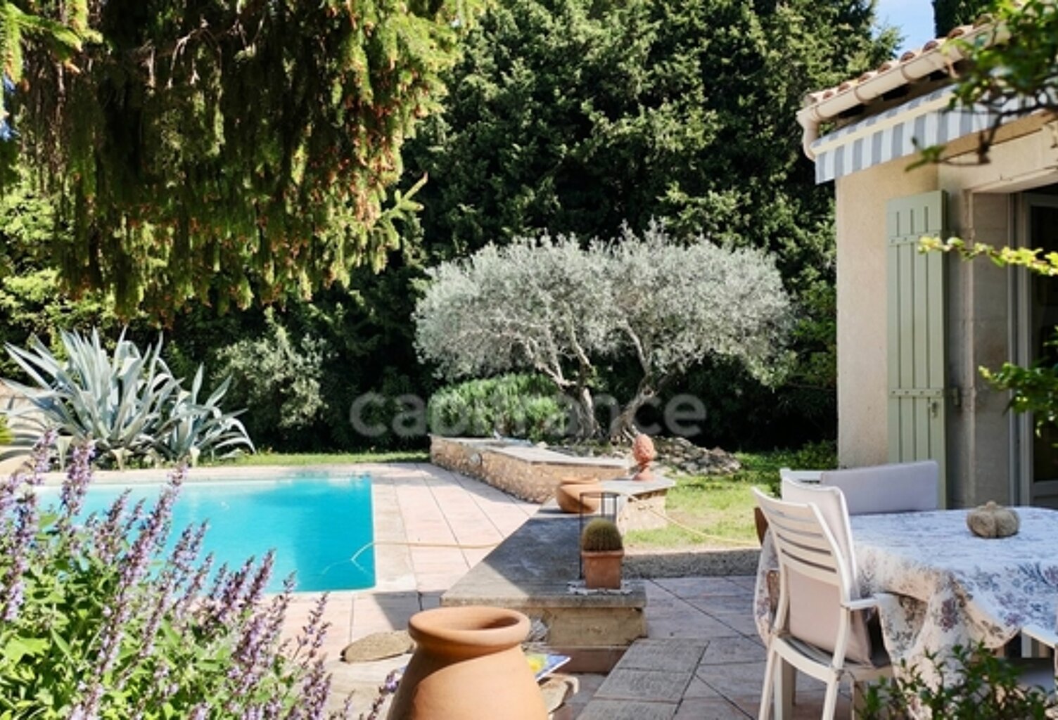 Maison à vendre 5 pièces FONTVIEILLE (13) — photo 1