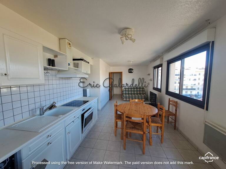 PORT DE PROPRIANO  : Votre appartement  3 pièces en duplex lumineux et calme sur cour en plein centre ville, plage et port au pied, idéal primo accédent,investissement locatif où résidence secondaire — photo 1