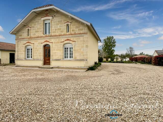 Maison en pierre de 121 M² avec 3 chambres, possibilité 4 , le tout sur 1449 M² de terrain — photo du bien