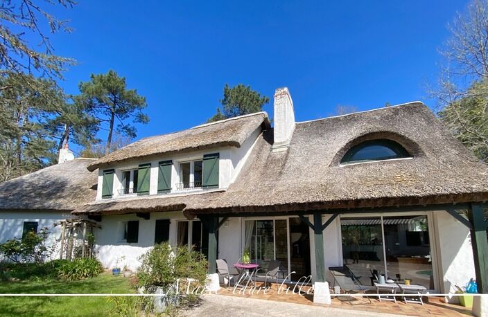 Maison à vendre 6 pièces NOTRE DAME DE RIEZ (85), 200 m2 habitable, 4960 m2 de terrain, piscine et annexes — photo 2