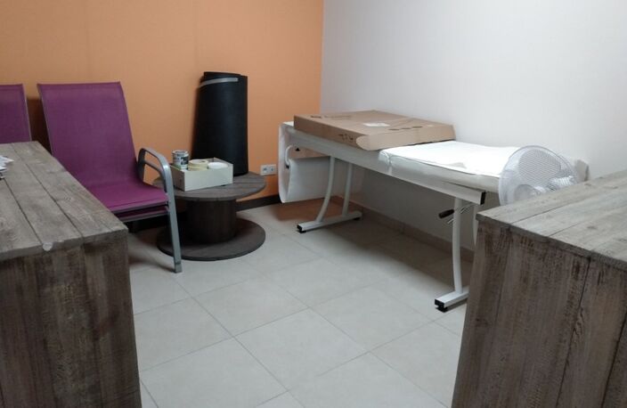 Dpt Isère (38), à vendre BOURGOIN JALLIEU Locaux commerciaux 115 m² — photo 5