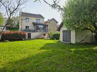 MONTMOROT – Maison indépendante 3 chambres avec jardin, sous-sol complet, 2 garages et dépendance — photo 2
