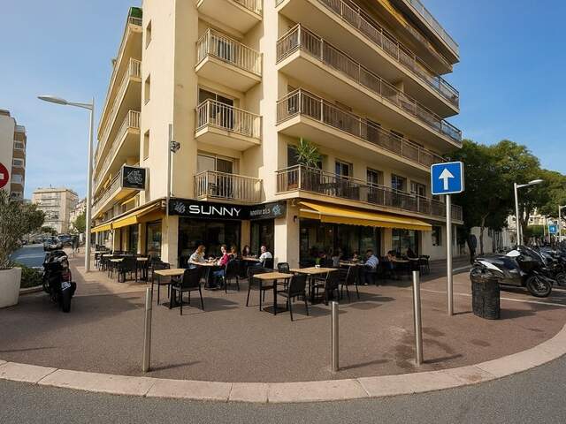 BAISSE DE PRIX - Murs pro à vendre JUAN LES PINS (06) - Emplacement n°1 - Bonne rentabilité — photo du bien