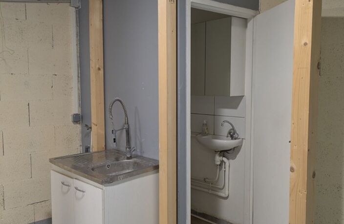 Dpt Savoie (73), à louer CHAMBERY local d'activité 110 M² — photo 5