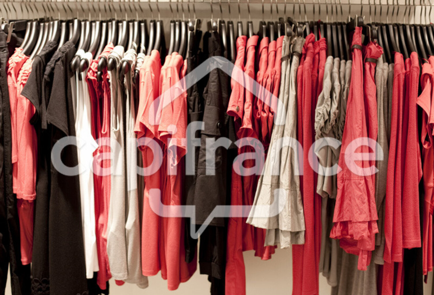 QUIMPER (29) PRET A PORTER FEMININ HYPERCENTRE EMP N°1 — photo 1