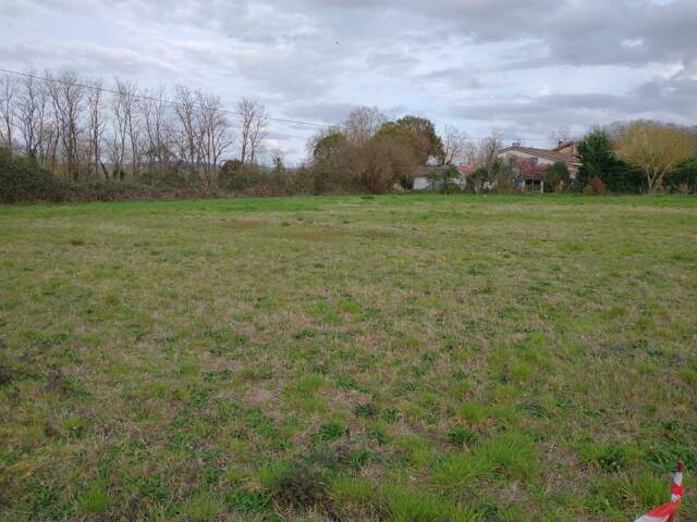 Terrain à vendre de 2 679,00 m² VILLETON (47) — photo du bien