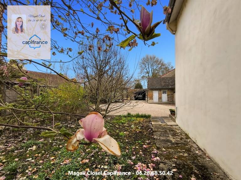 Charmante maison de village avec 4 chambres et jardin arboré — photo 1