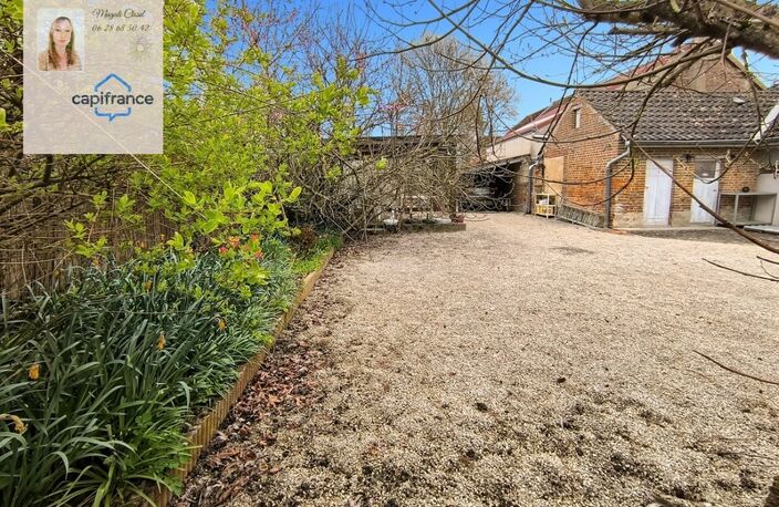 Charmante maison de village avec 4 chambres et jardin arboré — photo 5