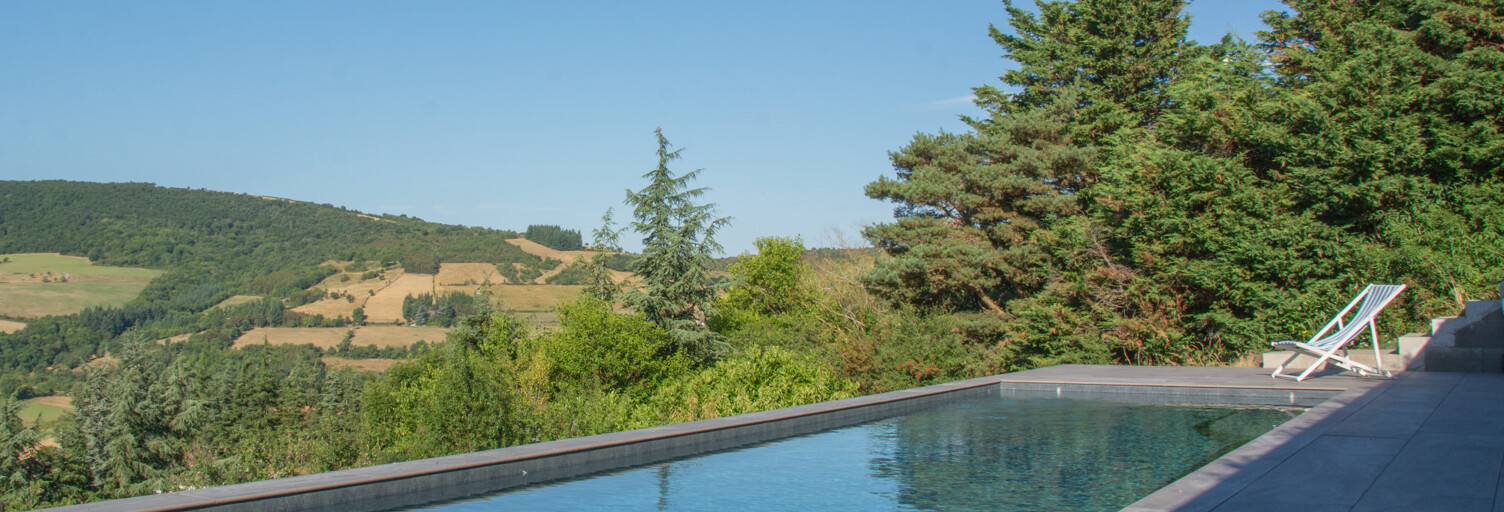 Maison 1 Pièce 163 m² à vendre à Sainte-Croix-en-Jarez (42800)