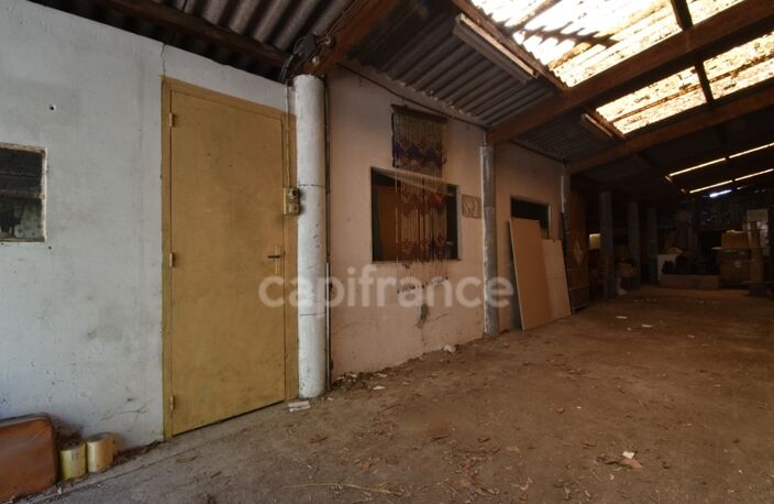 Terrain avec hangars dans la zone commerciale de SAINT CHRISTOL LES ALES (30) — photo 4