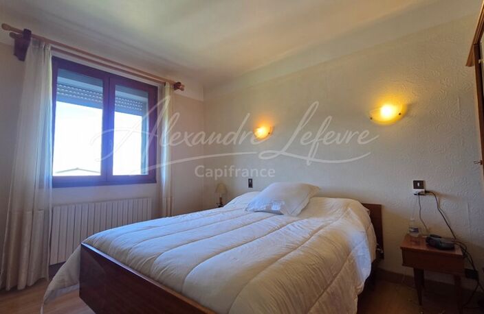 Propriété aux volumes exceptionnels avec jardin et vue montagne — photo 3