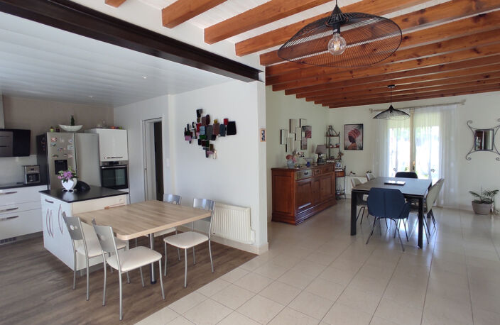 maison familiale avec hangar — photo 3