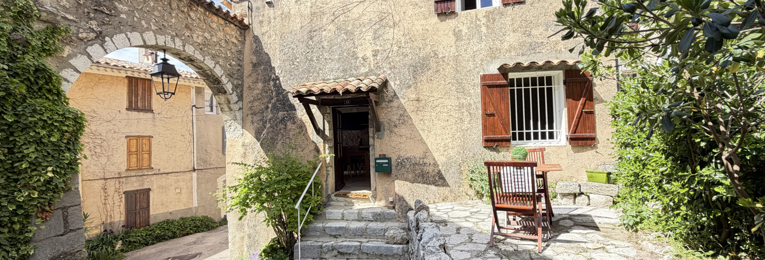 Maison 5 Pièces 75 m² à vendre à Aiguines (83630)