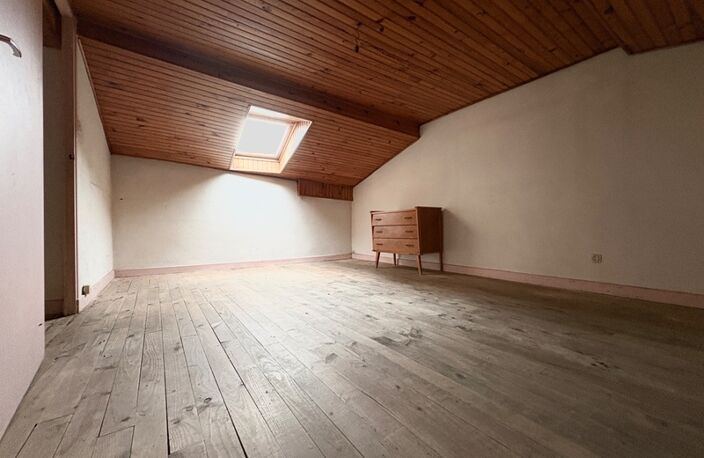 Proche de NOIRETABLE à vendre  APPARTEMENT de 68 M2 avec petit terrain non attenant — photo 4
