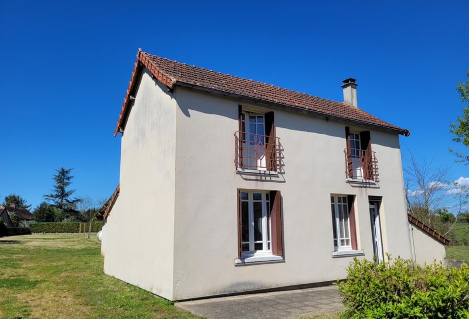 VALIGNY ( 03 ) Maison de village Beau jardin  Garage  Annexes — photo 1