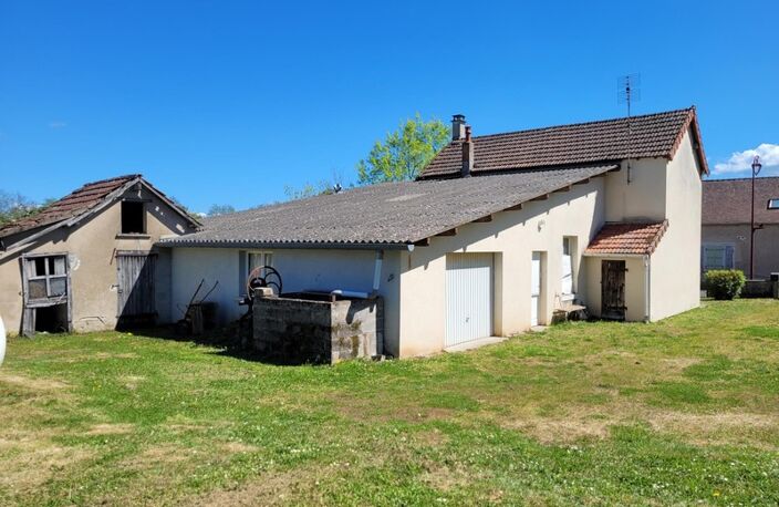 VALIGNY ( 03 ) Maison de village Beau jardin  Garage  Annexes — photo 3