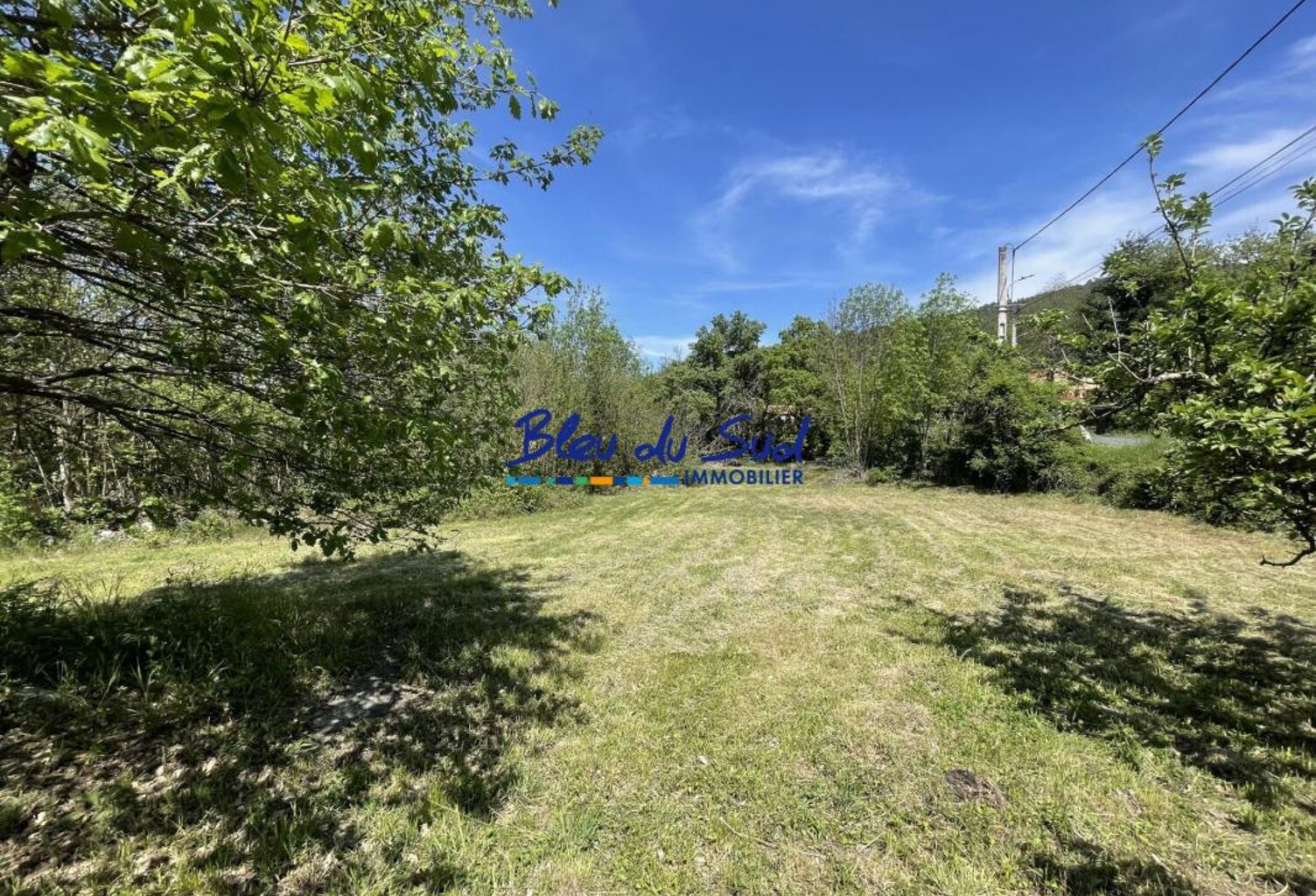BEAU TERRAIN CONSTRUCTIBLE non viabilisé — photo 1