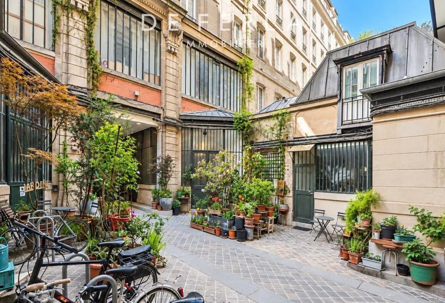 Appartement familial 6 pièces — PARIS Xᵉ — Faubourg Saint-Denis — photo 1