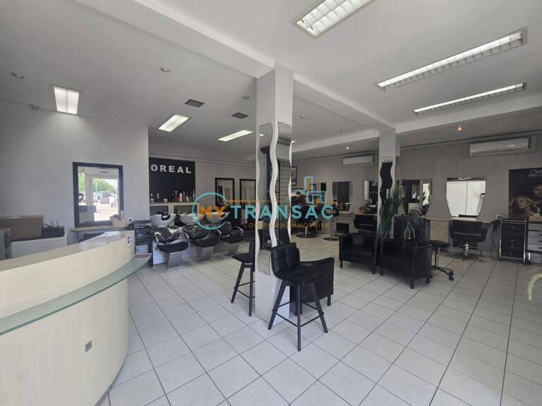 PONTAULT A LOUER SALON DE COIFFURE de 71m² — photo 1