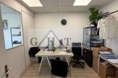 Bureau  1780 €