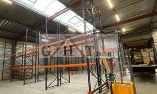 Local industriel  892 m² à louer à Saint-Soupplets (77165)