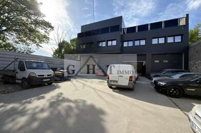 Local industriel  2330000 €