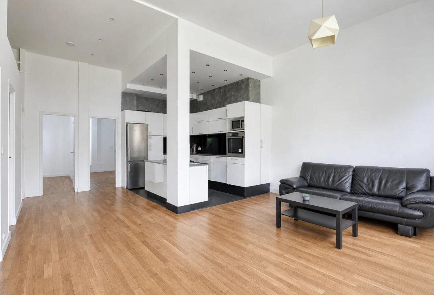 Appartement 4 pièces de 92 m2 en vente à Nanterre - Idéal pour professions libérales ou familles — photo 1