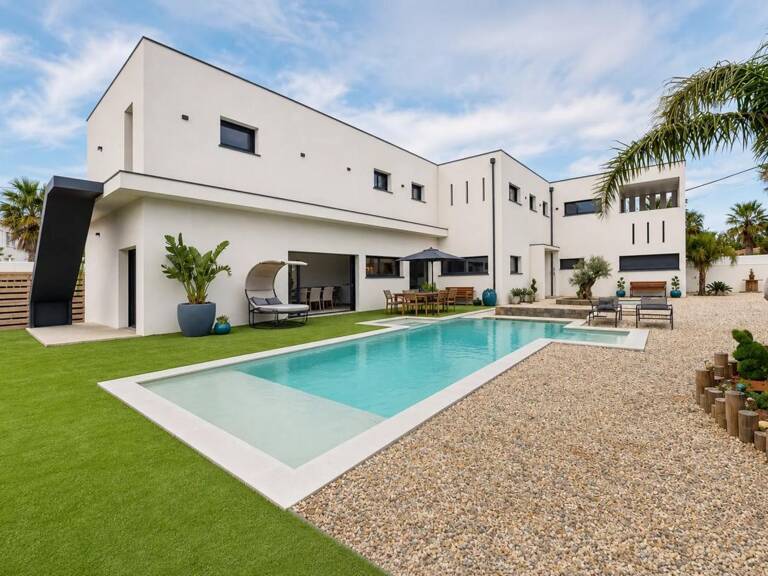Maison de caractère avec piscine à Pia — photo 1