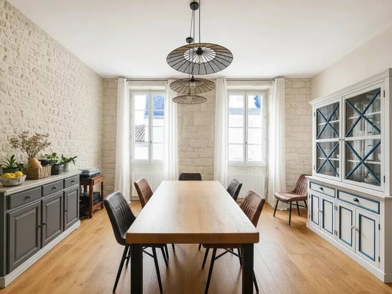 Spacieux duplex 181 m² avec cachet historique - Saintes — photo 1