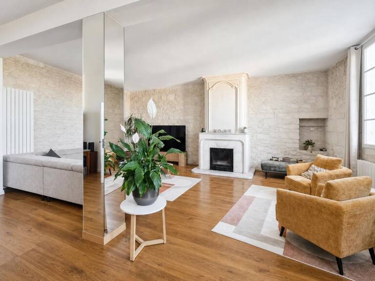 Spacieux duplex 181 m² avec cachet historique - Saintes — photo 1