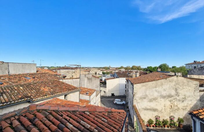 Spacieux duplex 181 m² avec cachet historique - Saintes — photo 3
