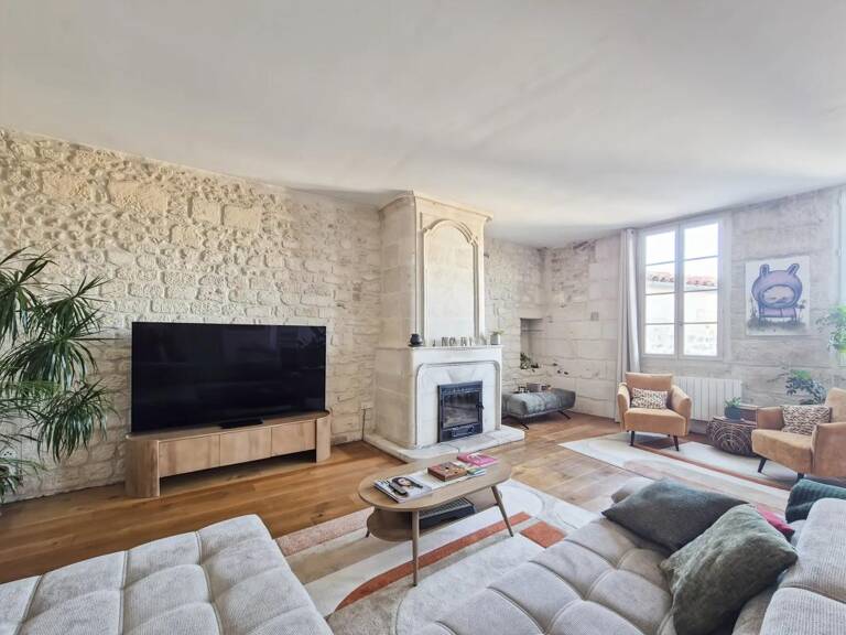 Spacieux duplex 181 m² avec cachet historique - Saintes — photo 1