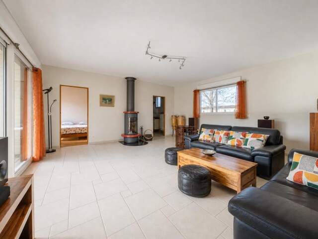 Maison lumineuse de 196 m² à Cubzac-les-Ponts — photo du bien