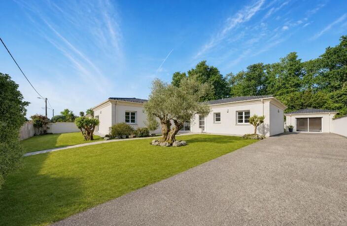 Maison louée 10 pièces 180 m² à Parempuyre — photo 2