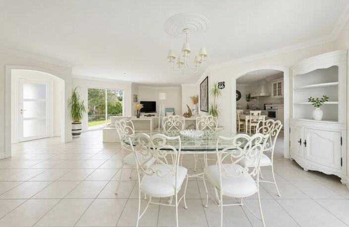 Maison louée 10 pièces 180 m² à Parempuyre — photo 3