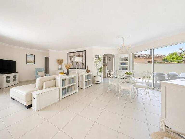 Maison louée 10 pièces 180 m² à Parempuyre — photo 1