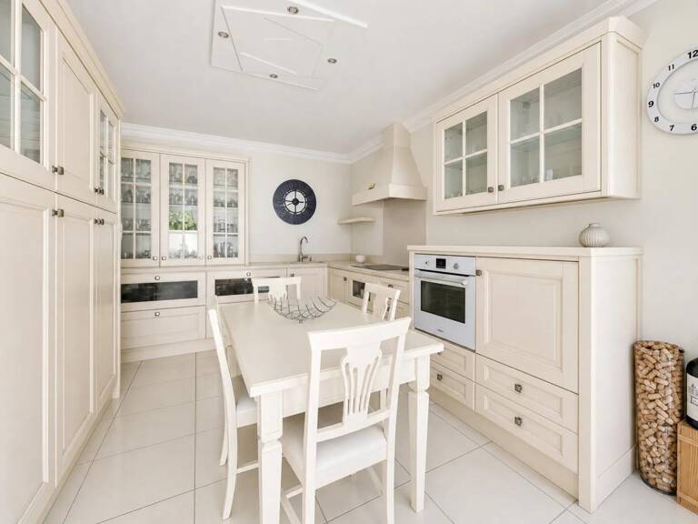 Maison louée 10 pièces 180 m² à Parempuyre — photo 1